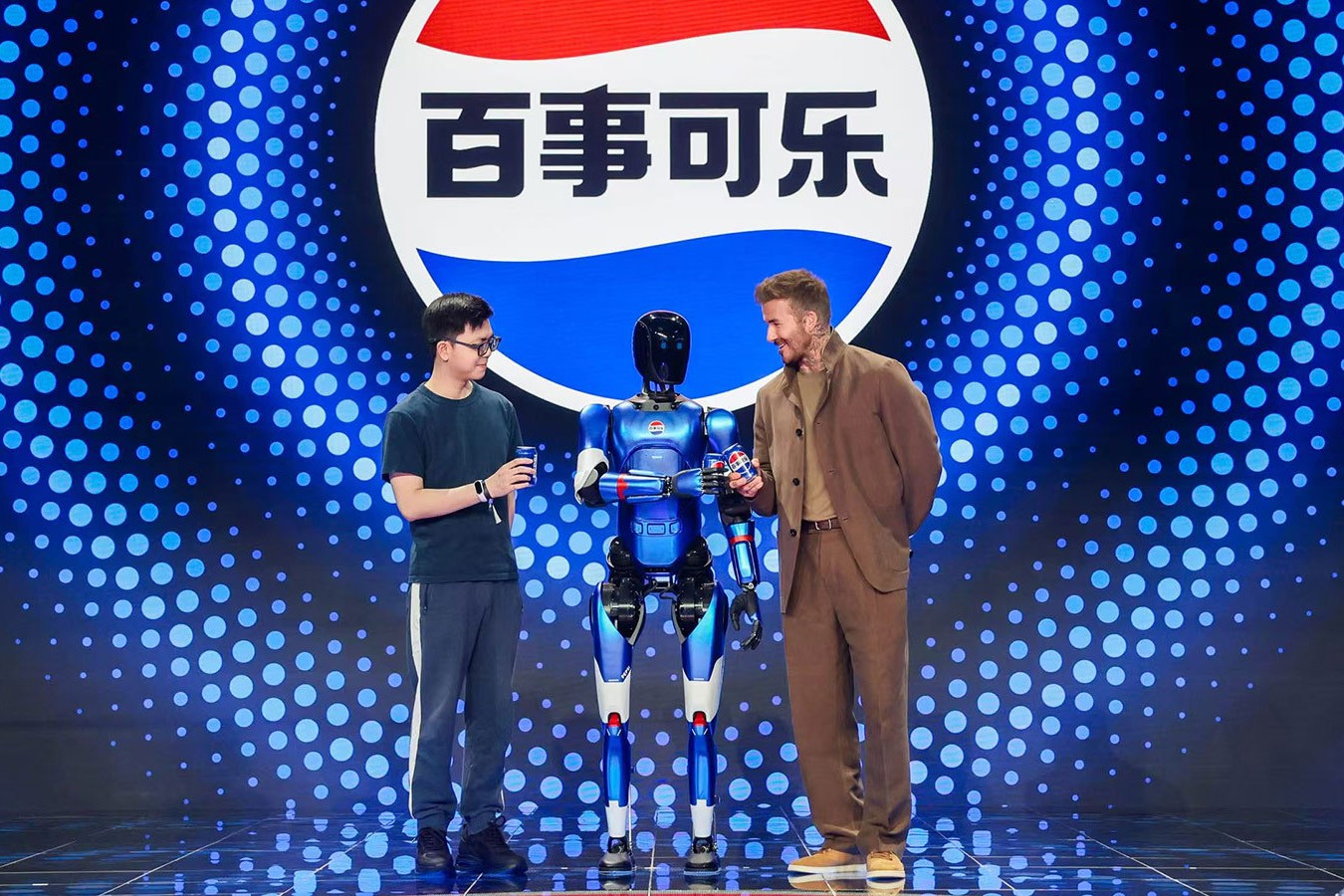 bbin宝盈机器人携手百事中国共创“百事蓝宝” 共燃渴望新章